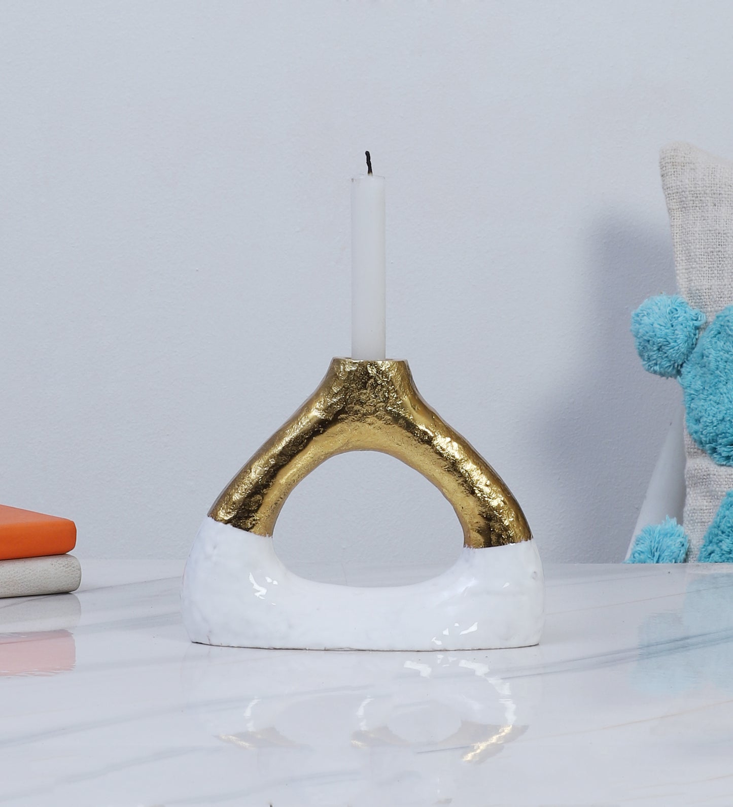 Aluminum White & Gold Oval Candle Stand