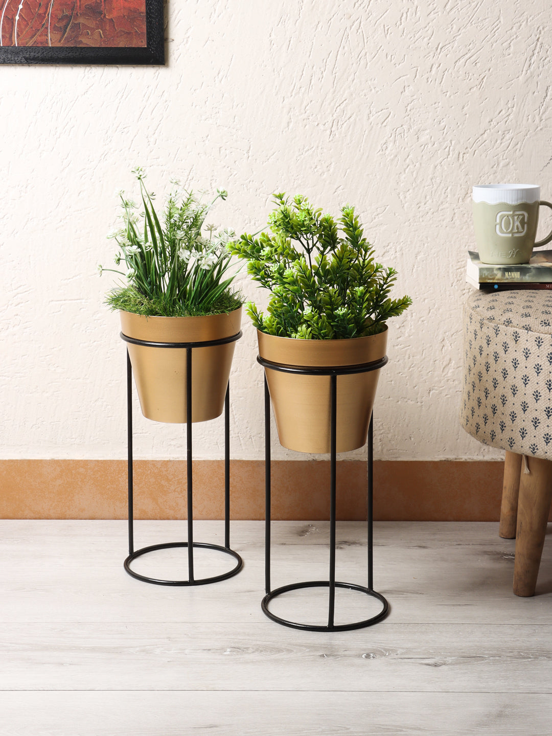 Big Pot Shape Planter Gold & Black Planter Stand Set of 2
