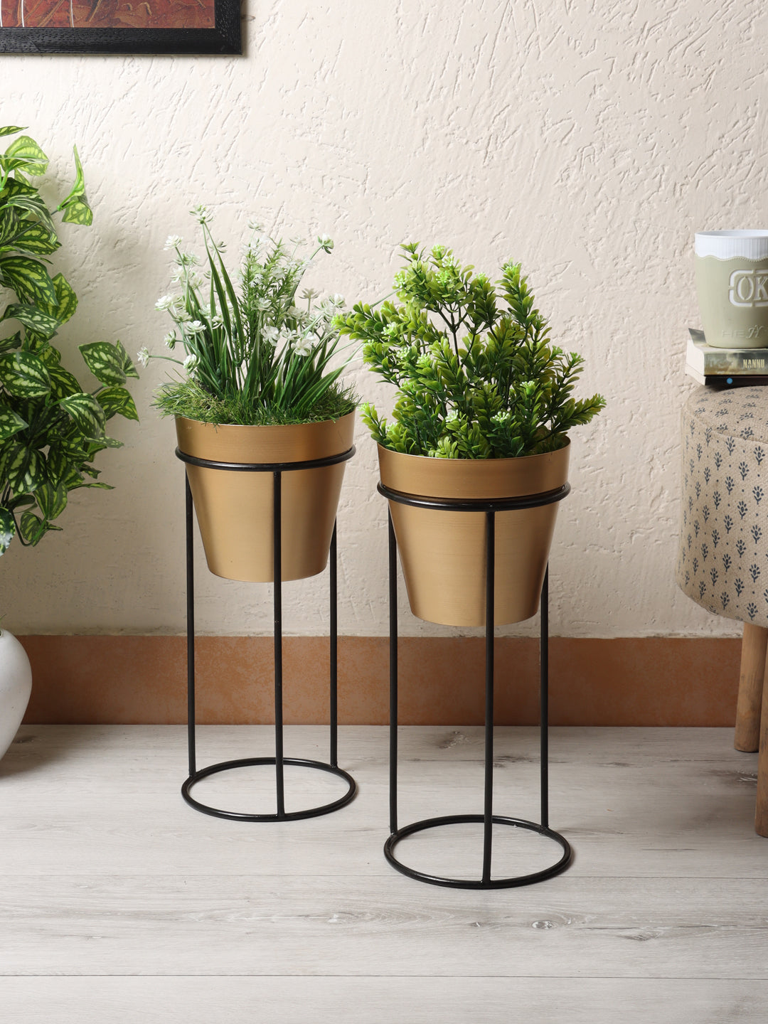 Big Pot Shape Planter Gold & Black Planter Stand Set of 2