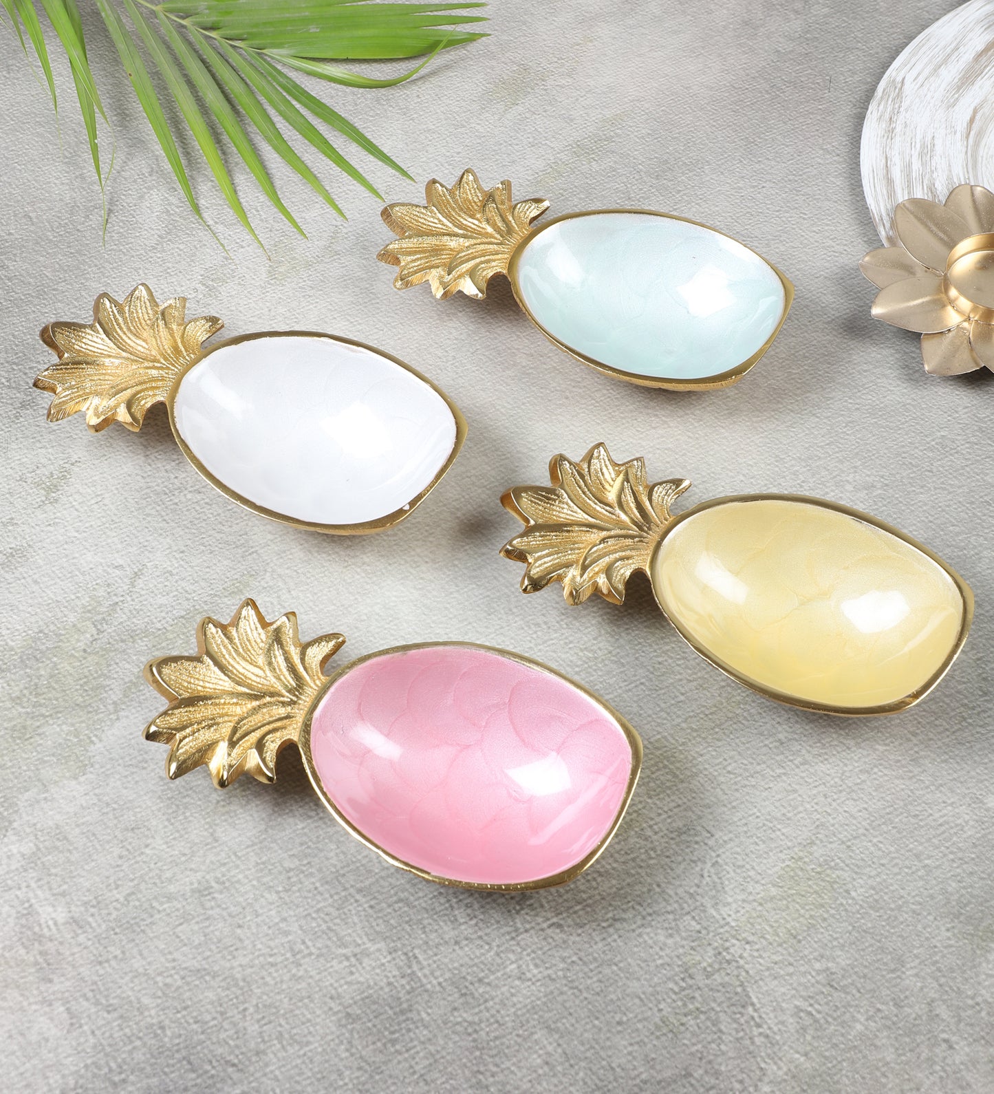 Multicolor Aluminum Pineapple Platter Set of 4