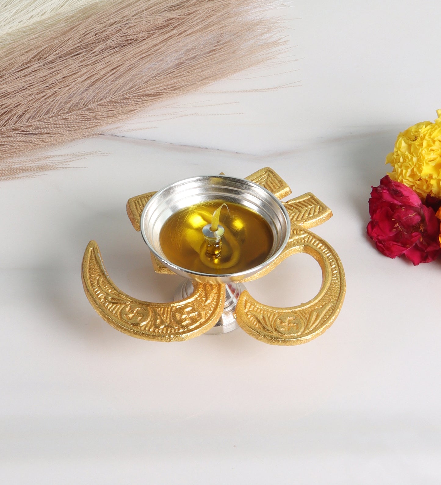 Aluminium Om Diya