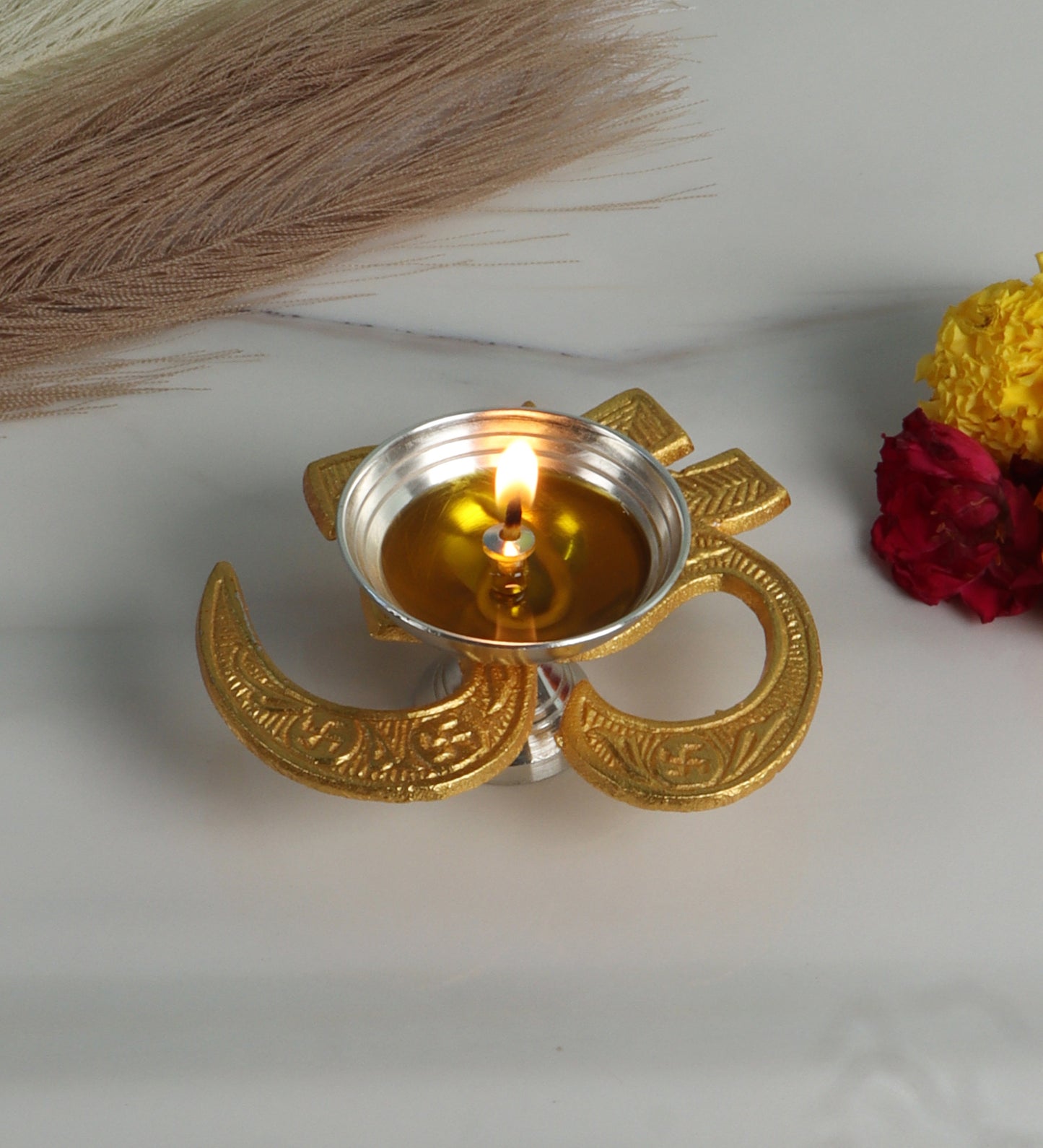 Aluminium Om Diya