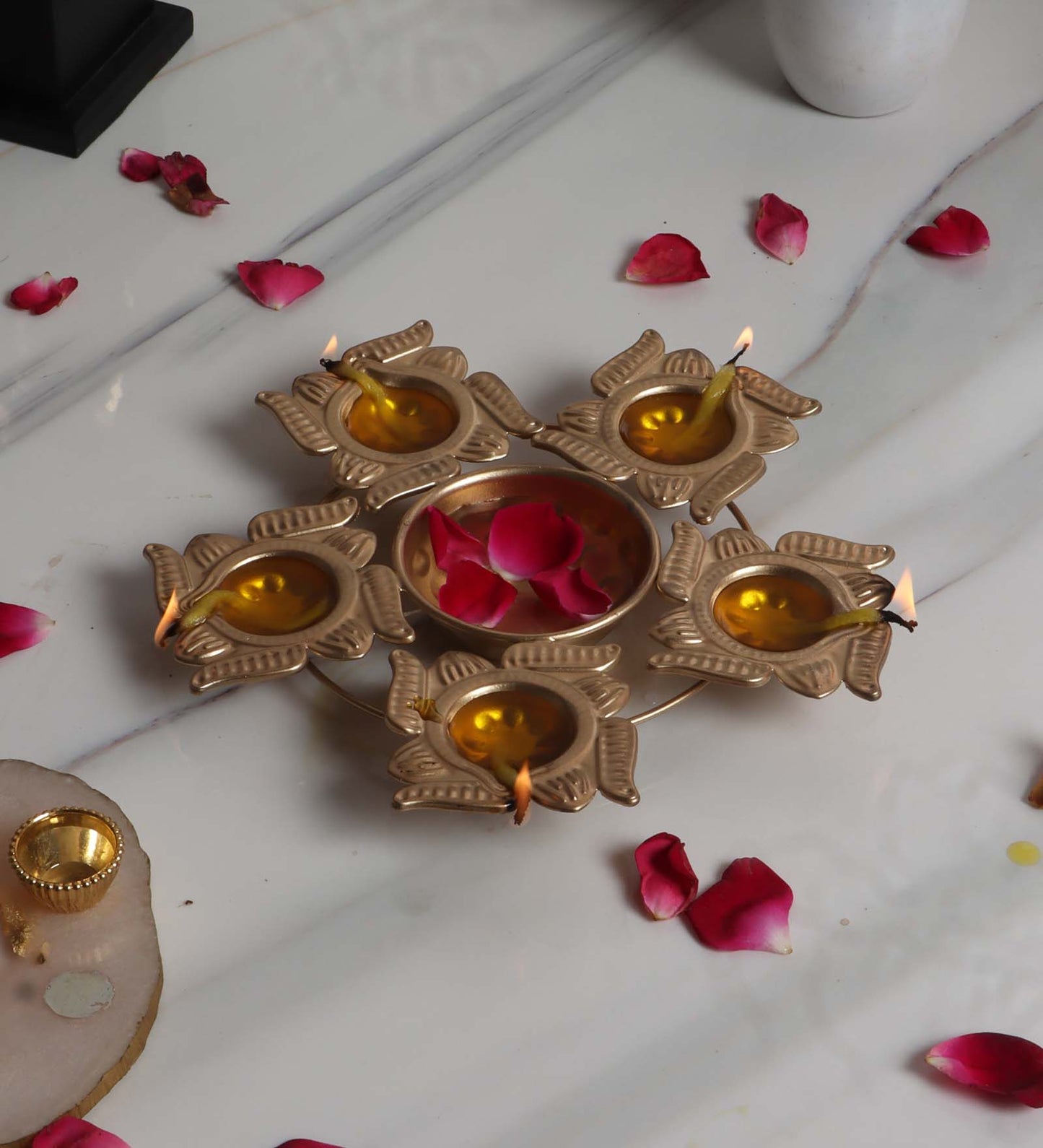 Swastik Dia Urli Single