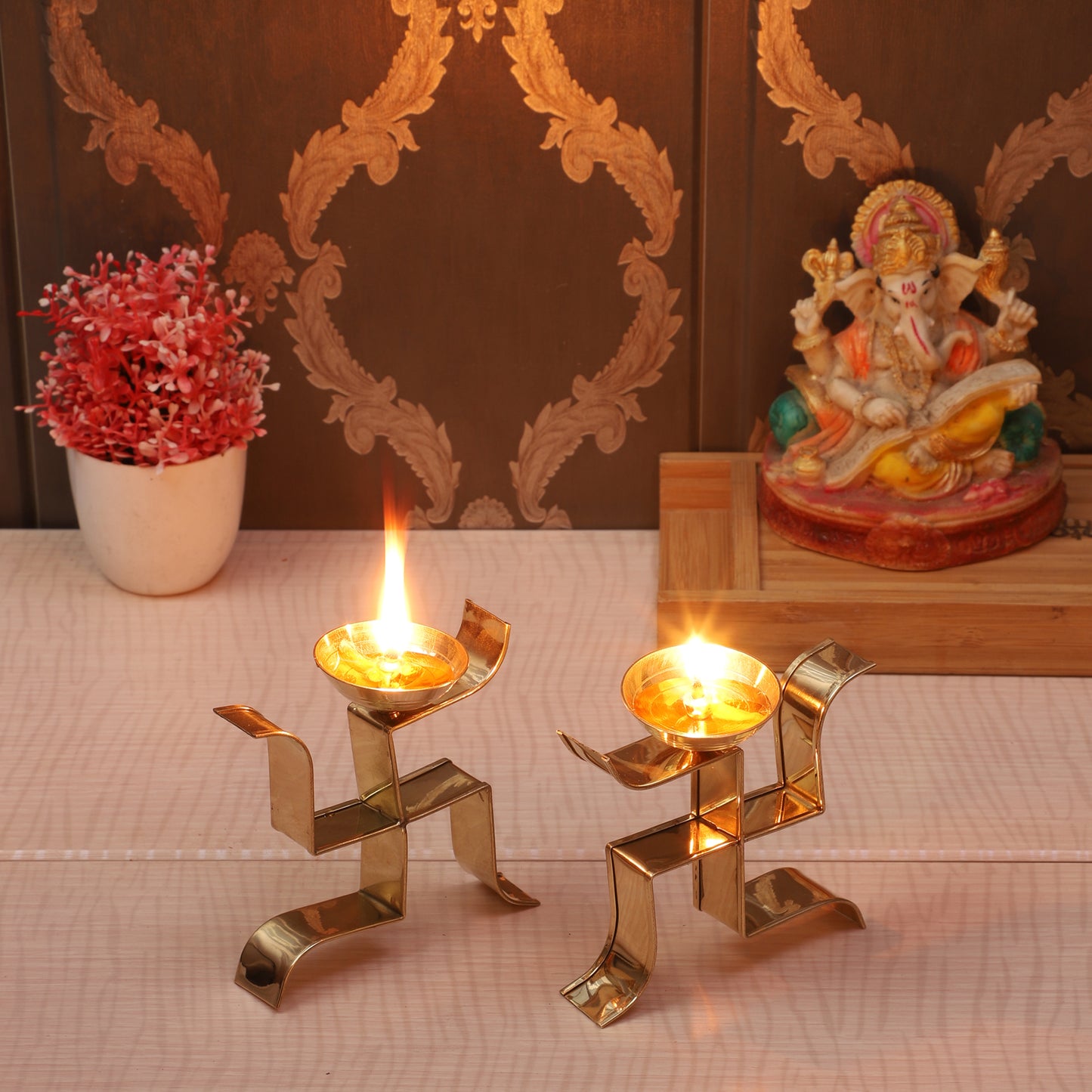 Standing Satiya Set of 2