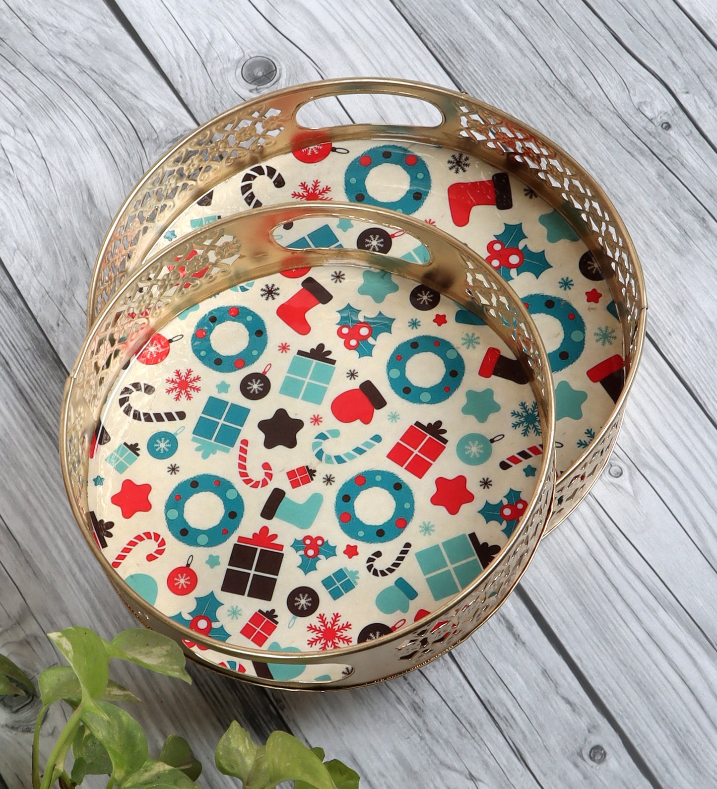 Christmas Ring Metal Basket Set of 2